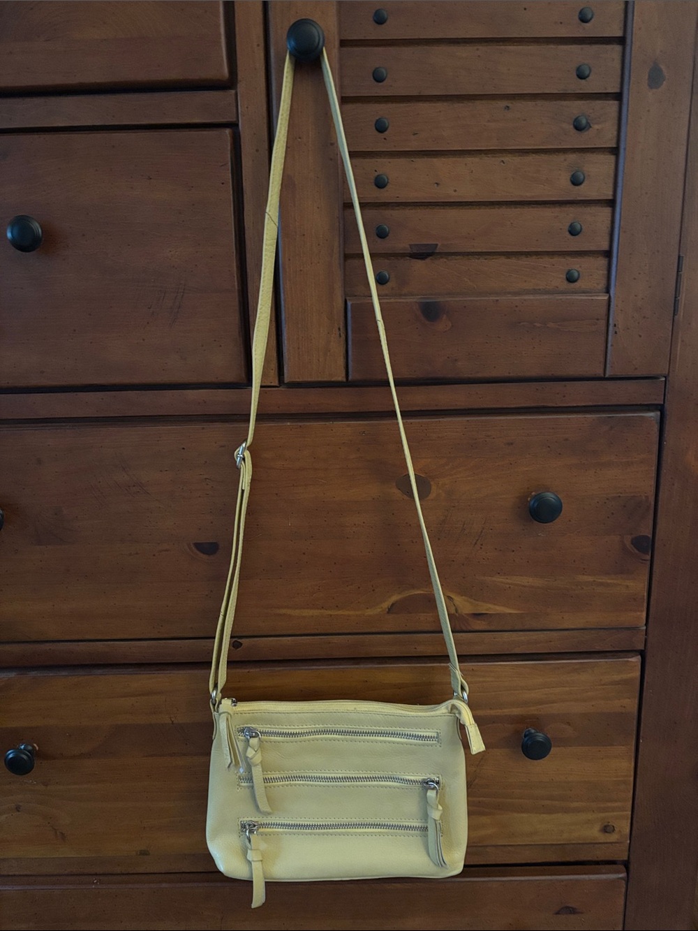 Great American LeatherWorks light Yellow Crossbody Bag with Zip Pockets
